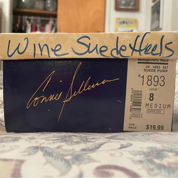 Vintage 1990’s Beautiful Wine Burgundy Suede Heels Women’s, Size 8 EUC! - Picture 2 of 11